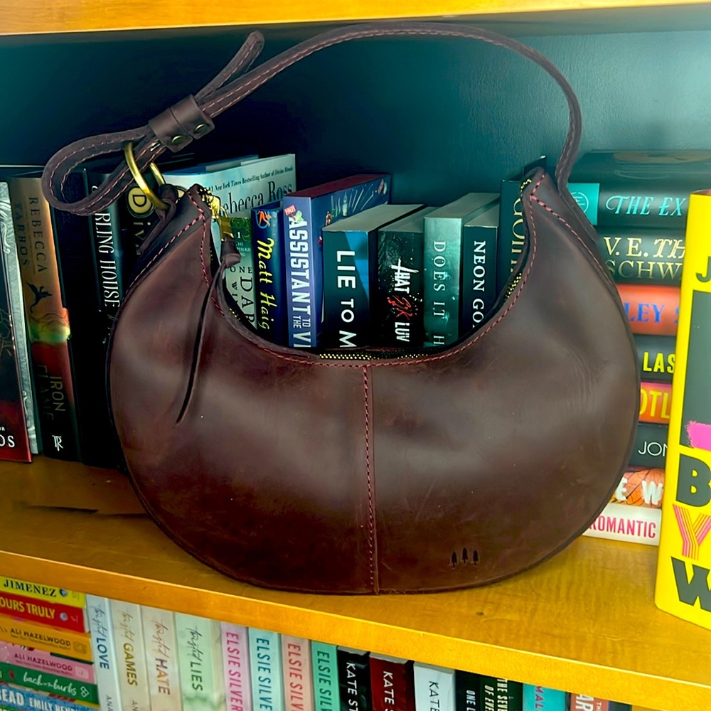 Portland Leather Nora Shoulder bag in Merlot